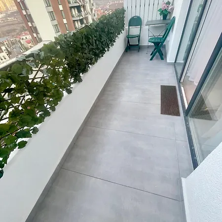 53 Penthouse With View *